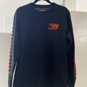 Men’s black long sleeve black T shirt - Size Medium